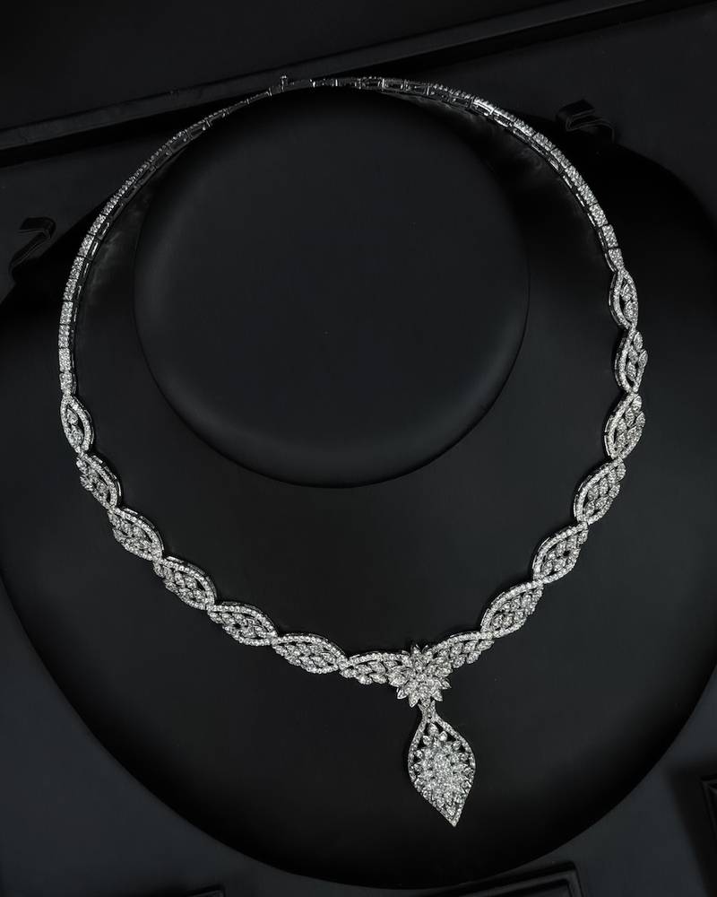 A luxurious accessory set with an elegant design