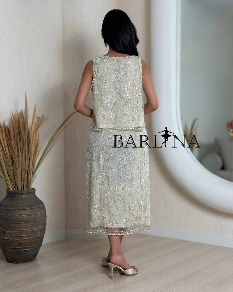 Women's set fully embroidered with beads