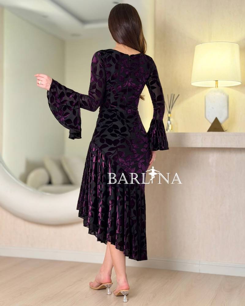 Elegant velvet dress with a slanted cut