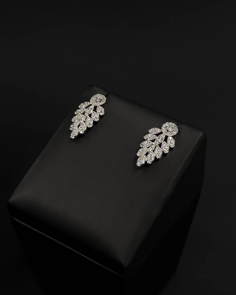 A matching accessory set with a sophisticated shine