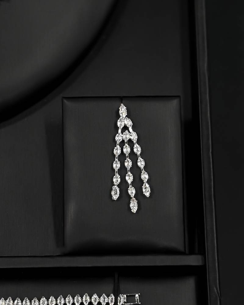 Evening accessory set with small zircon stones