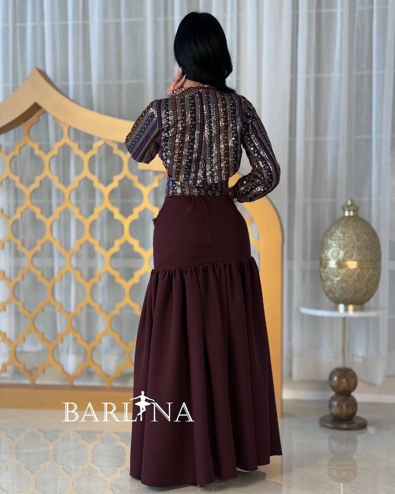Long burgundy dress with a wide skirt