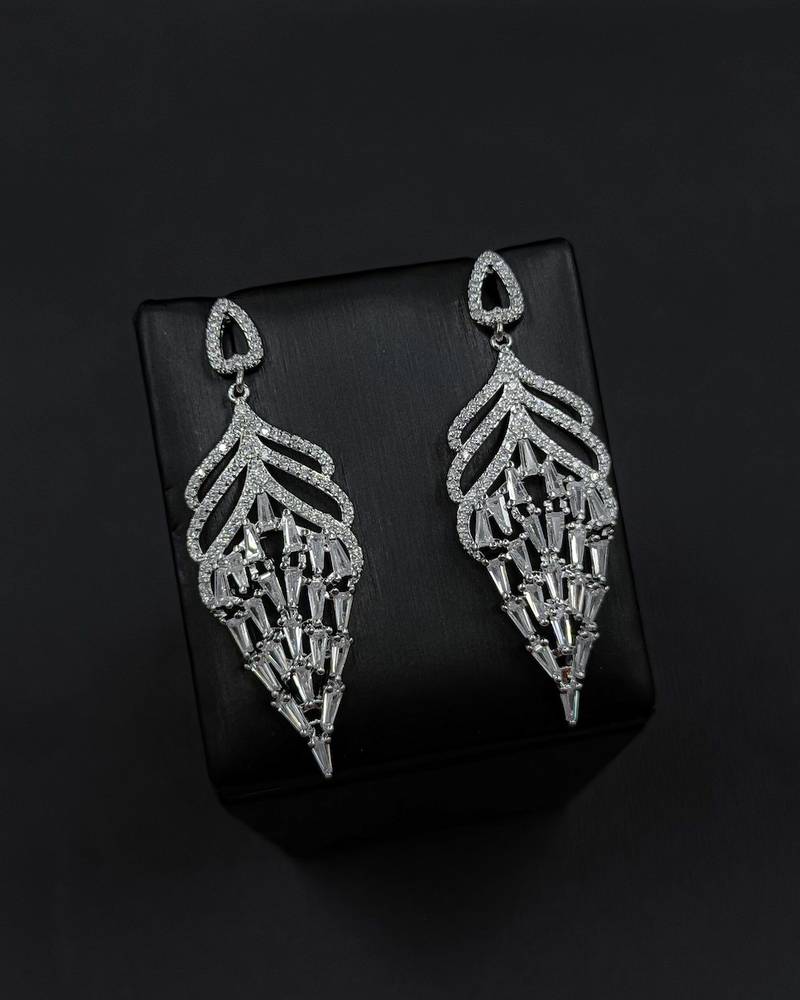 Sparkling evening earrings with an interlocking design
