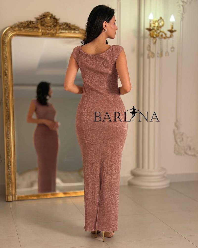 Soft long dress with a bodycon design