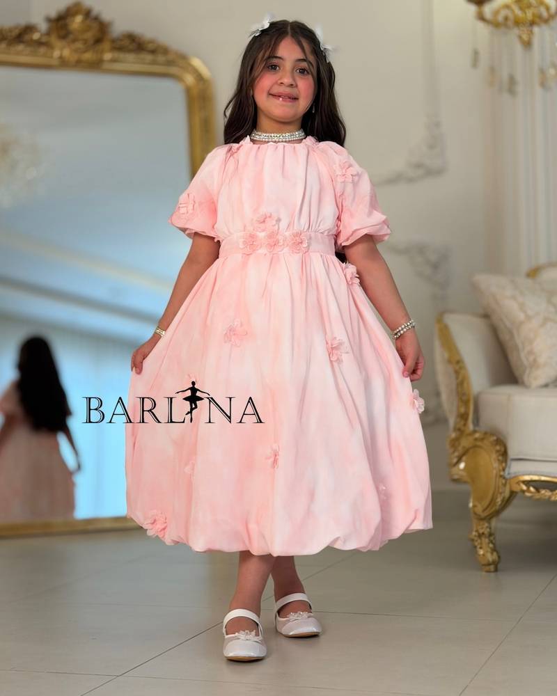 Girls' dress with a belt decorated with flowers