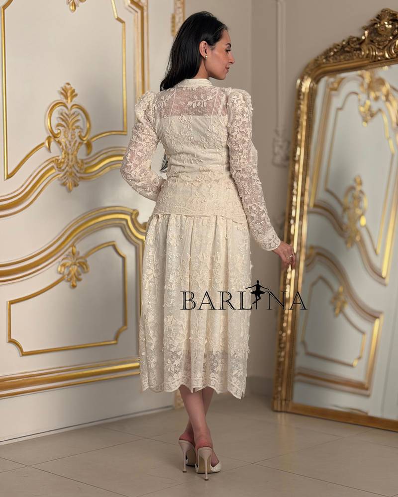 Soft lace midi set with front detail
