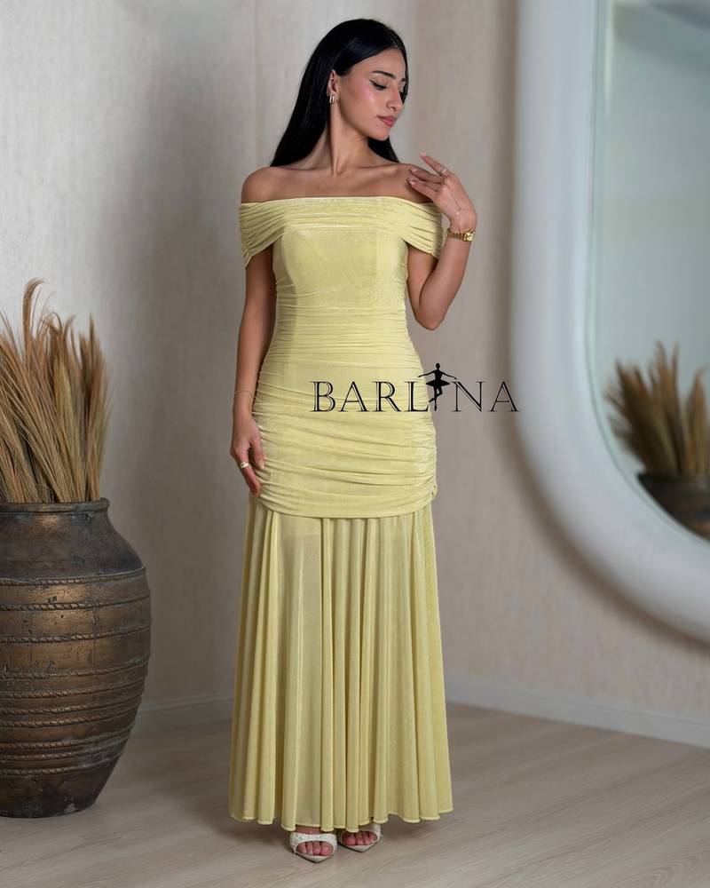 Soft yellow off-shoulder mermaid dress