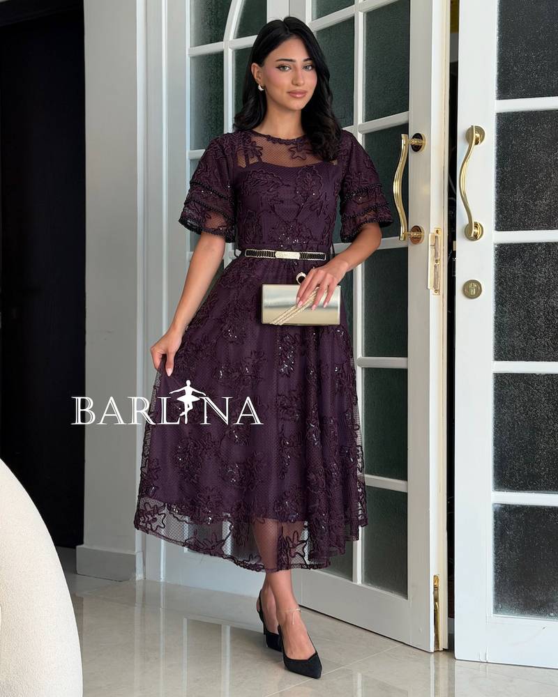 Wide midi dress with a waist belt
