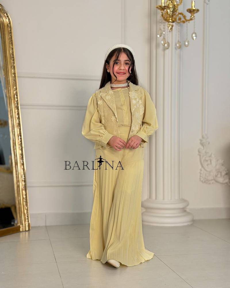 Girls' set with embroidered lace vest