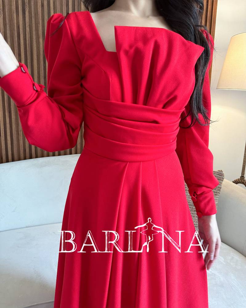 Elegant red pleated dress