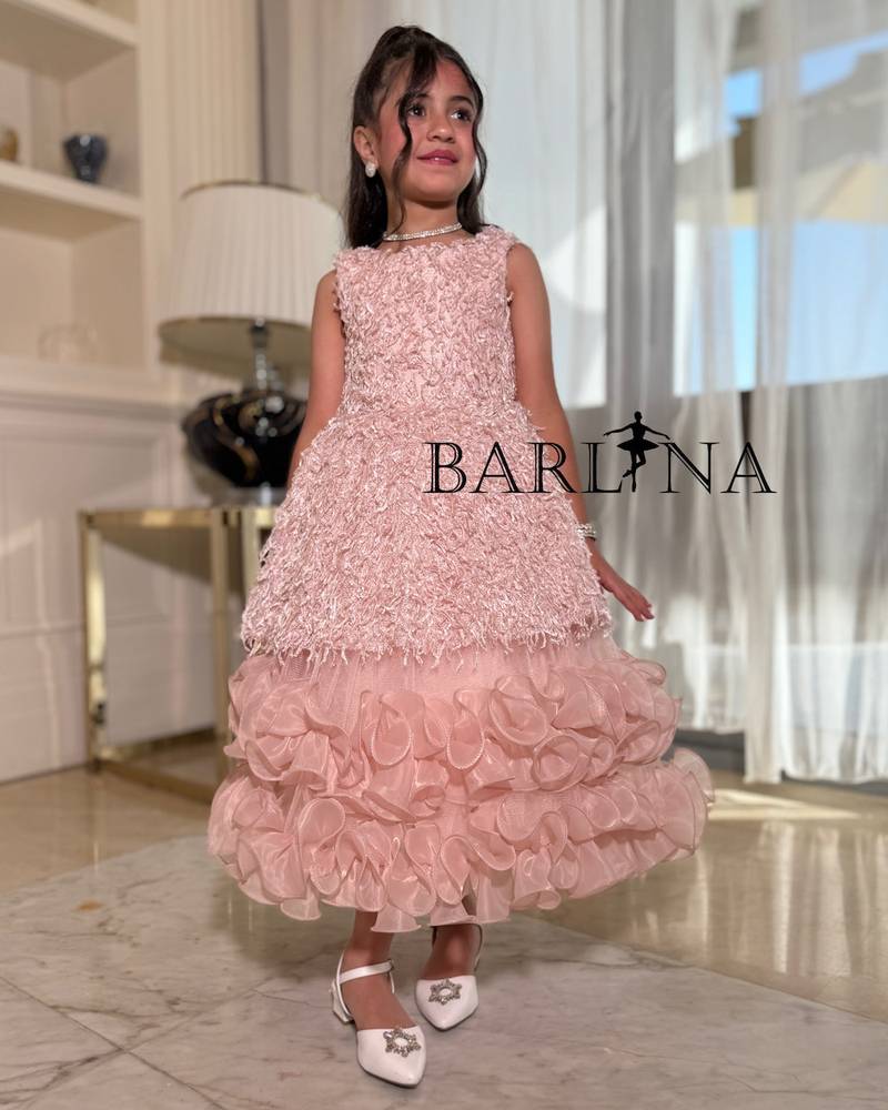 Girls' pink dress with thread and ruffle bottom