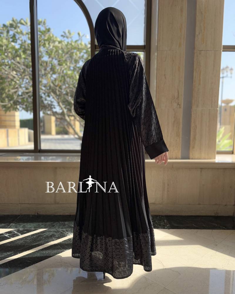 Black abaya with soft pleats and embroidered edges