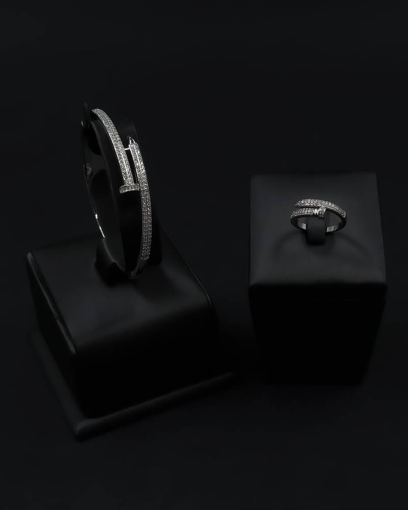 Bracelet and ring set with crystal-studded designs