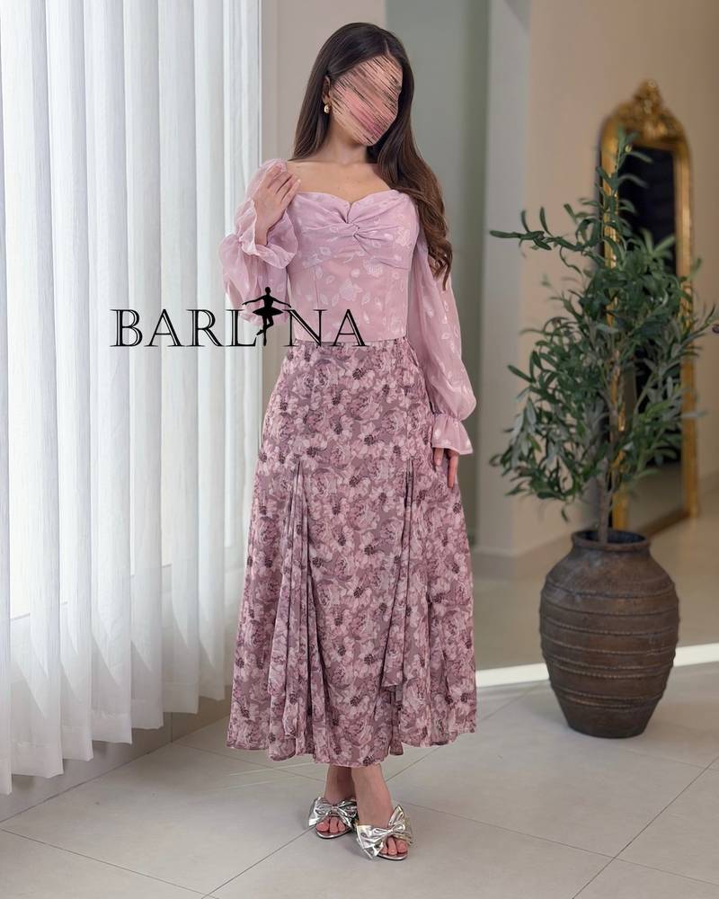 Soft pink set with corset and chiffon sleeves