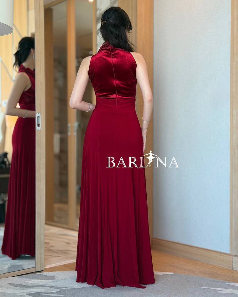 Elegant red dress with a wide skirt