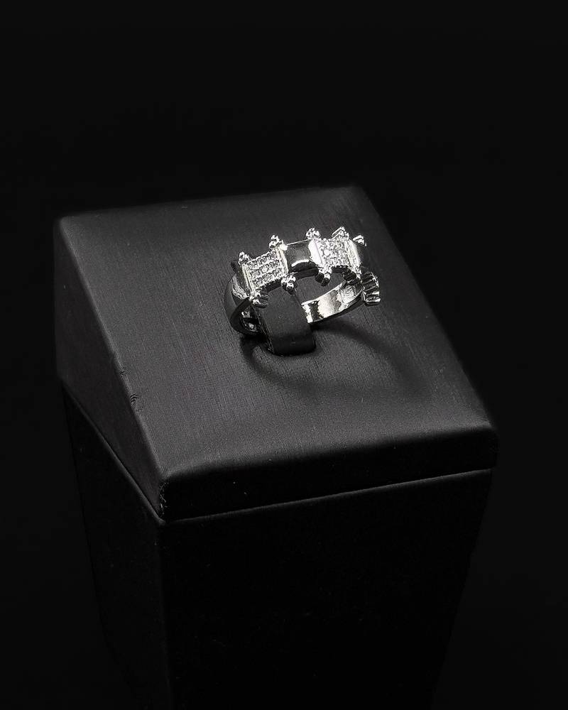 Unique geometric design accessory set