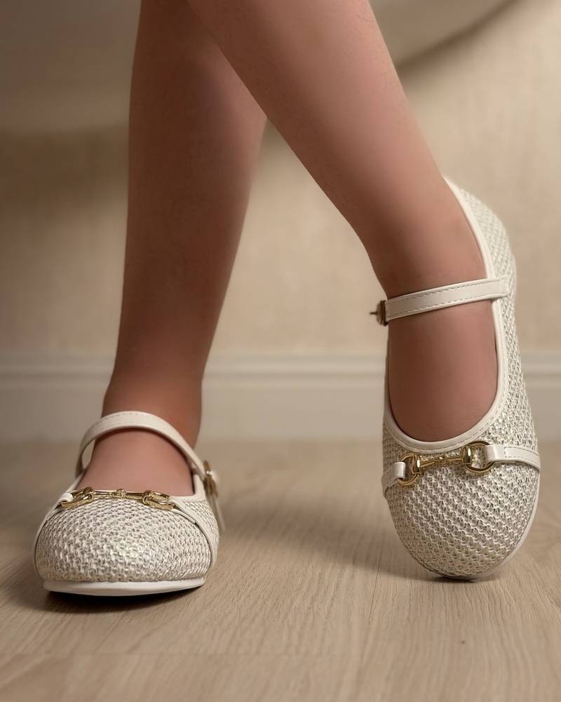 Girls' knitted shoes with elegant leather details