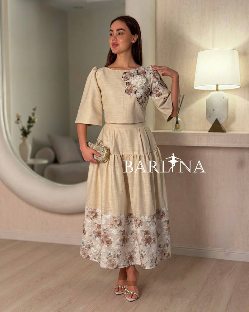 Elegant set with delicate floral details