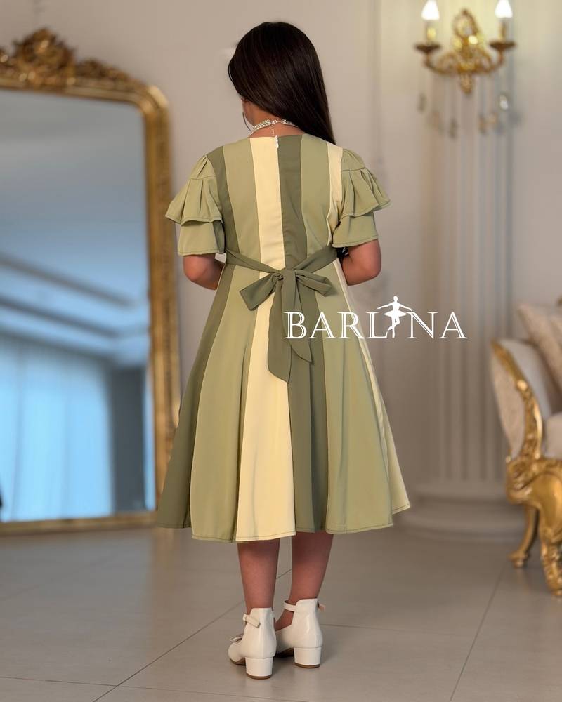 Girls' dress with gradient stripes
