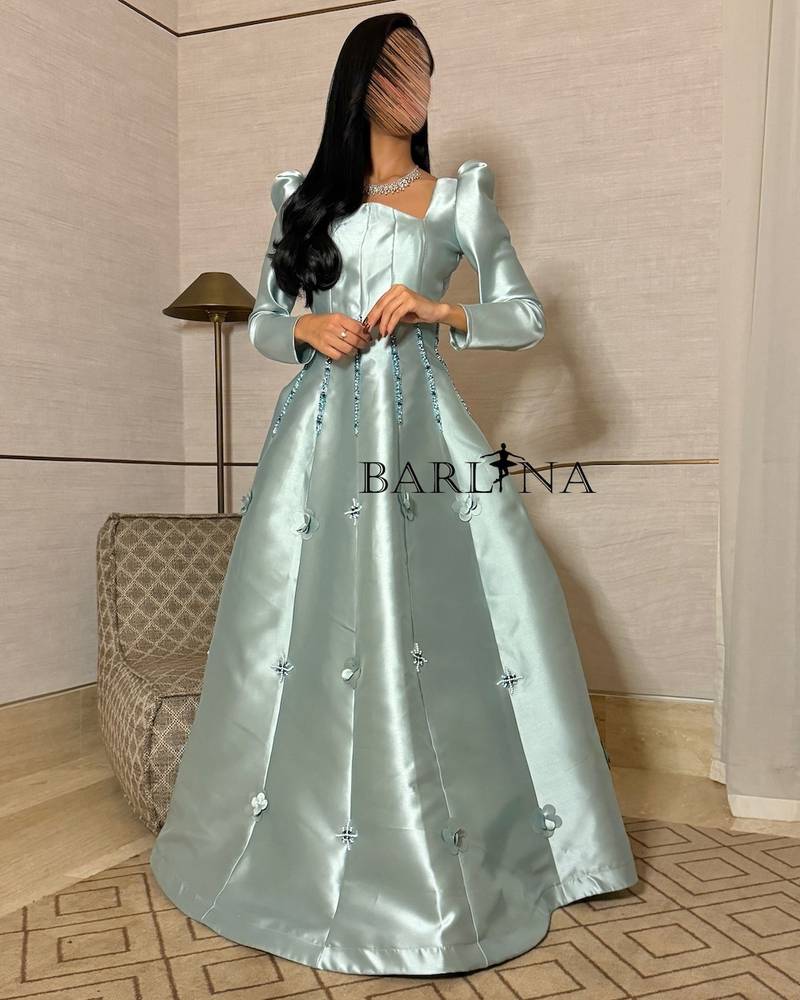 Tiffany long dress with classic cut