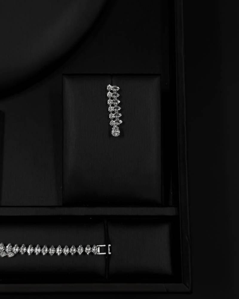 Luxury accessory set with a harmonious design