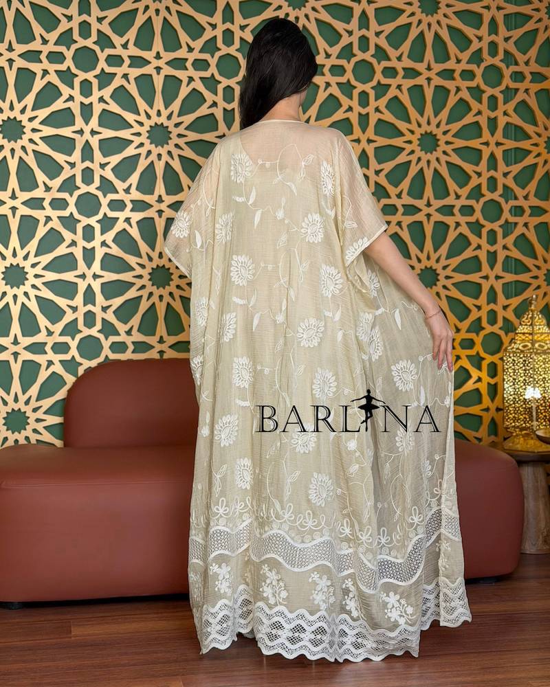 Beige jalabiya with a placket embroidered with delicate roses