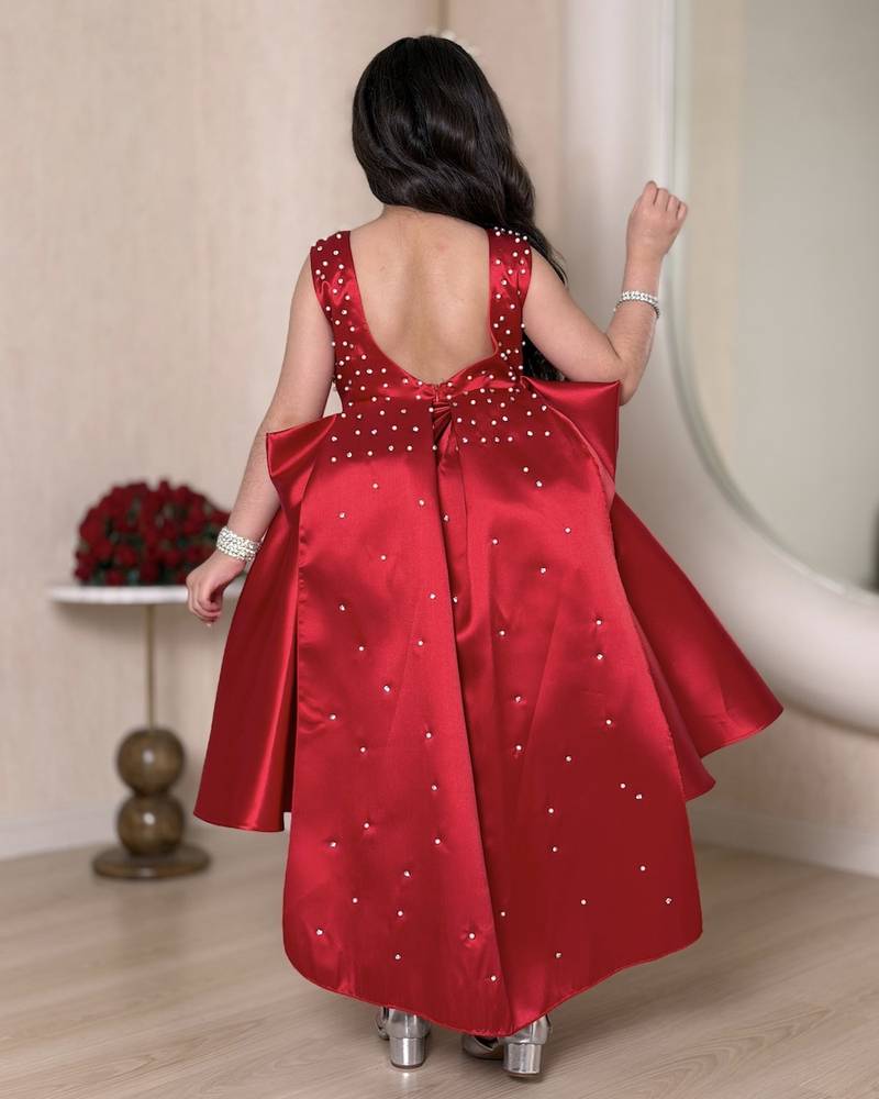 فستان سهرة أحمر بناتي بتصميم ملكي
