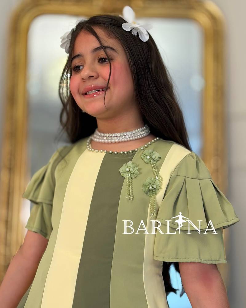 Girls' dress with gradient stripes