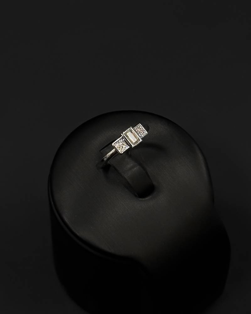 Bracelet and ring with an elegant geometric design