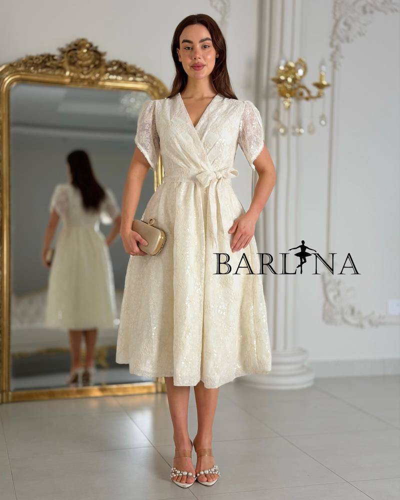 Elegant offwhite lace dress