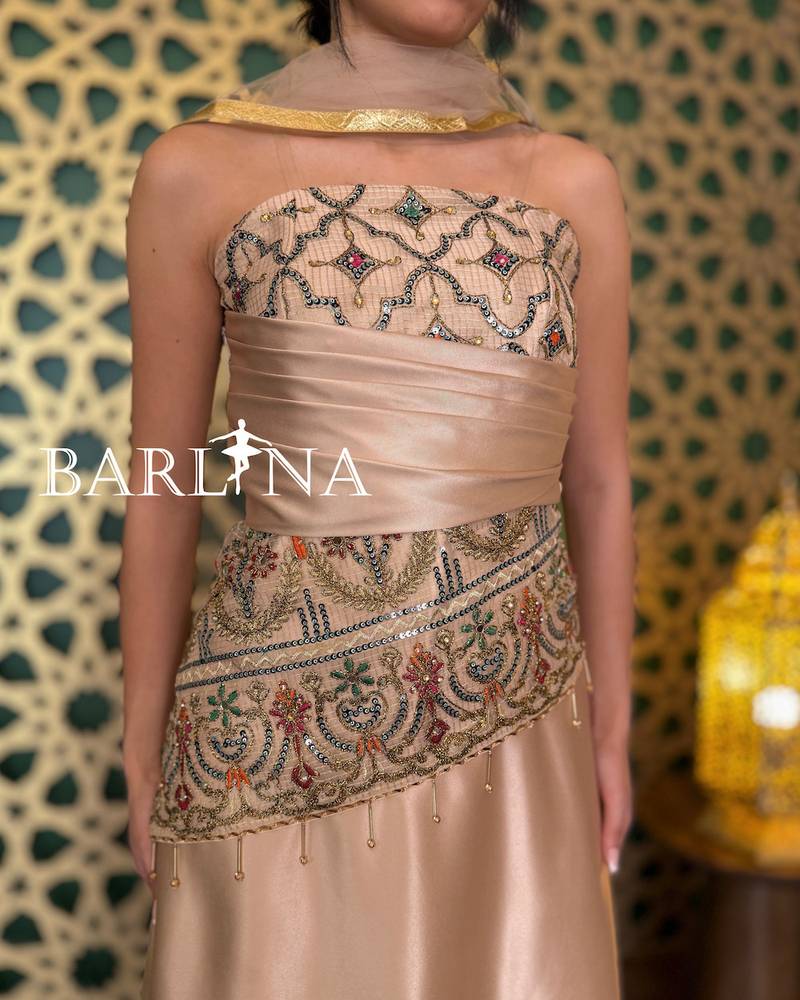 Gold evening dress with luxurious oriental embroidery