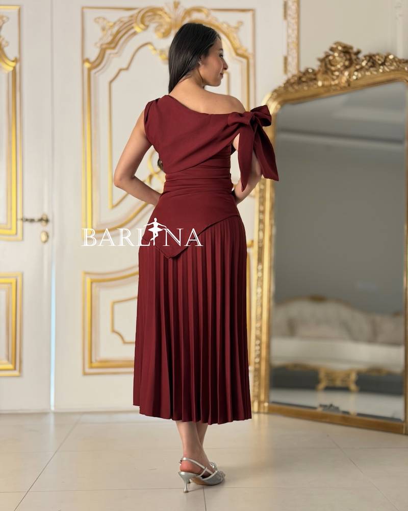 One-shoulder midi dress with soft pleats