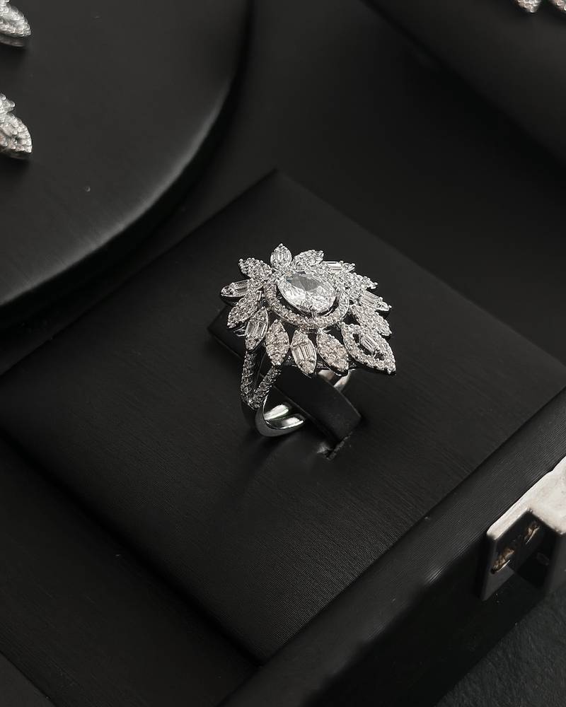Intertwined Leaves and Branches Accessory Set
