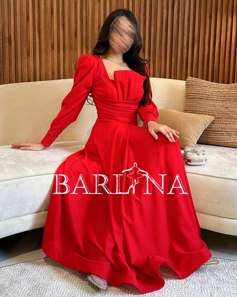 Elegant red pleated dress