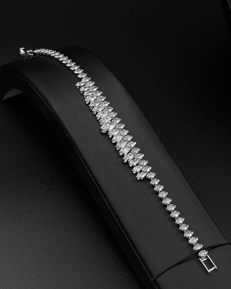 Wide design accessory set studded with stones