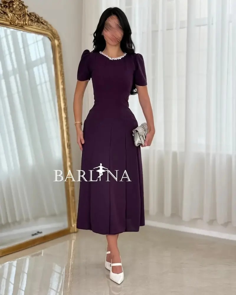 A soft dress with a sophisticated classic cut.