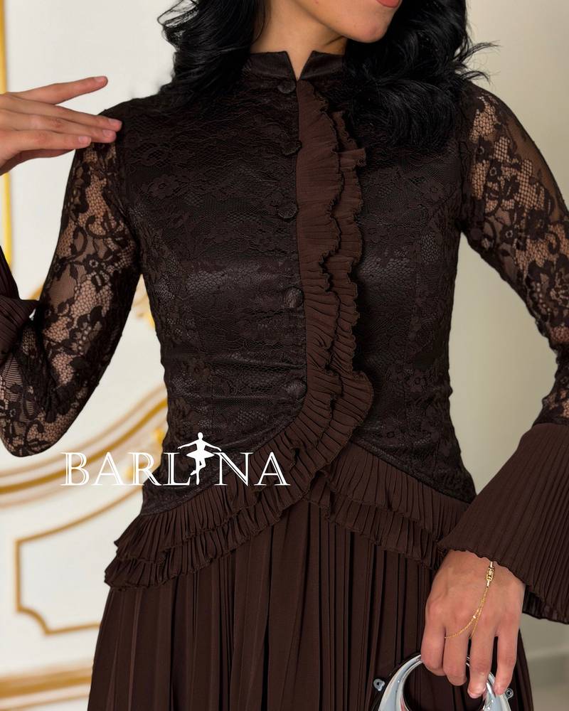 Elegant long brown dress with a soft design