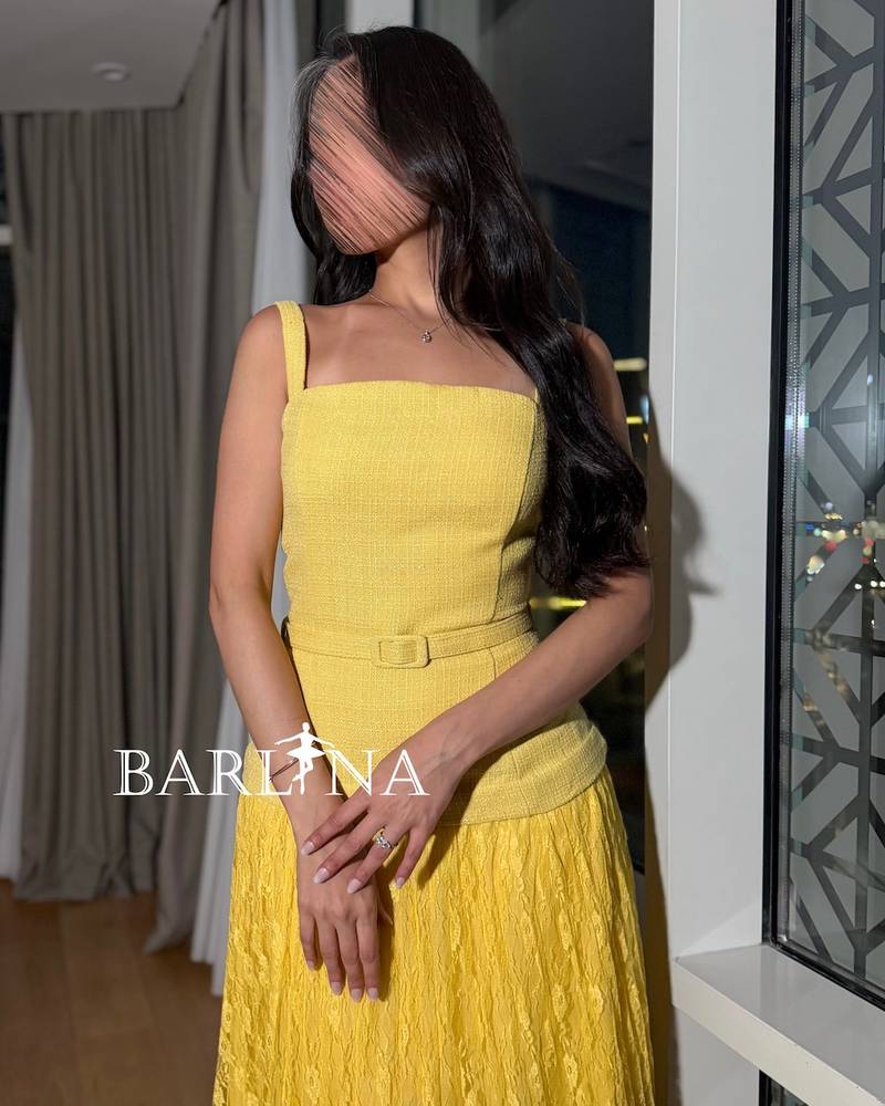 Elegant dress with lace pleats