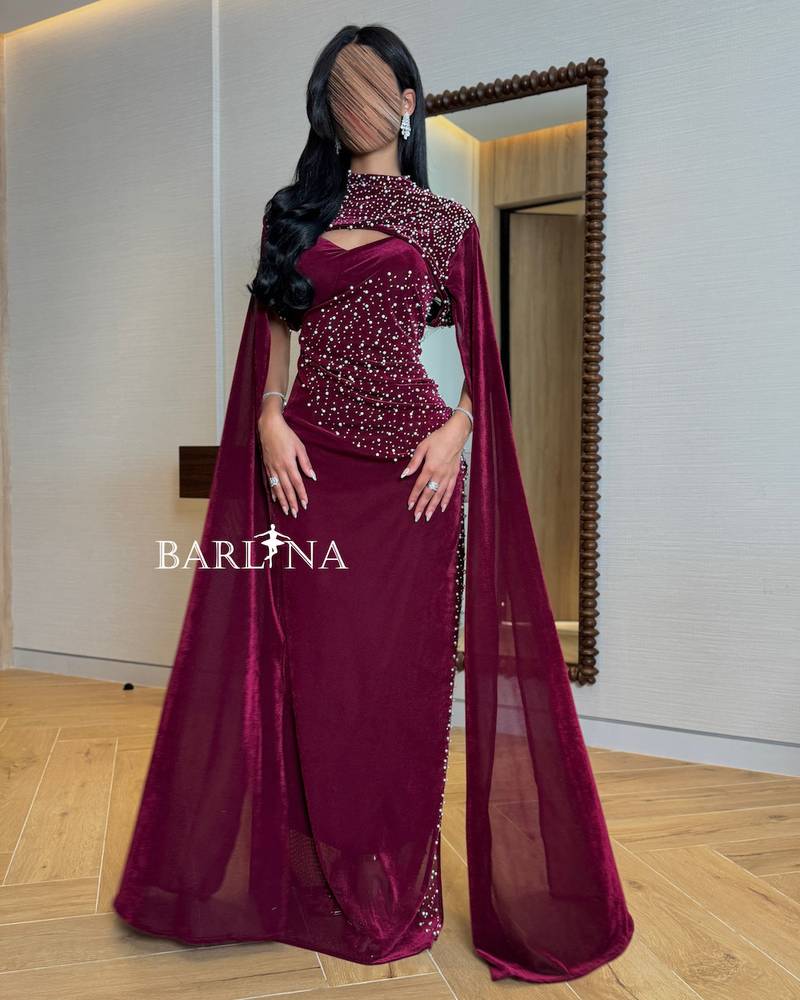 Oud velvet dress embroidered with pearl beads