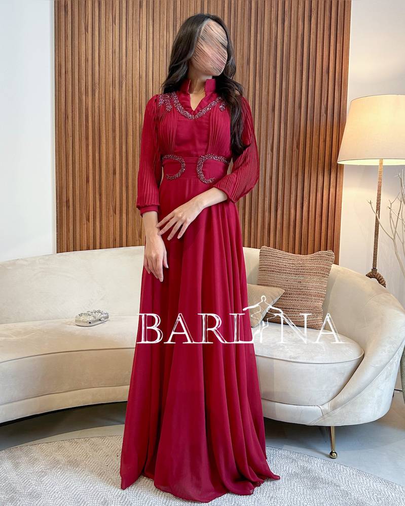 Burgundy dress with plissed sleeves