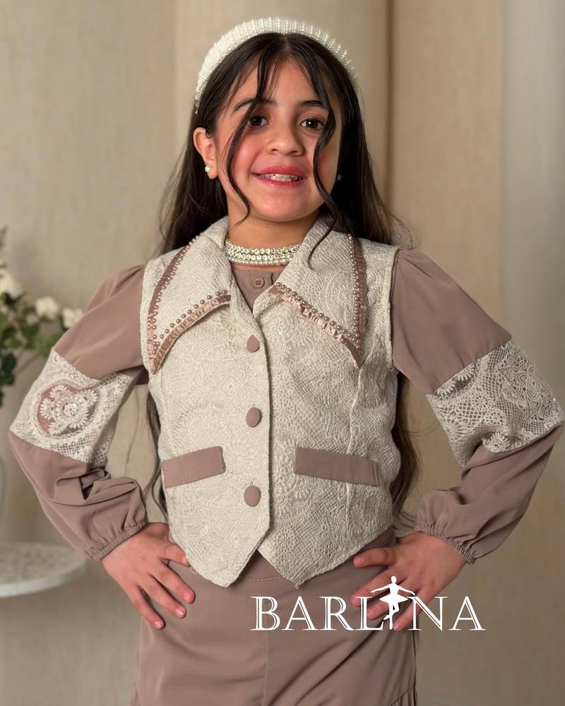 Girls' set with wide pleated pants and vest