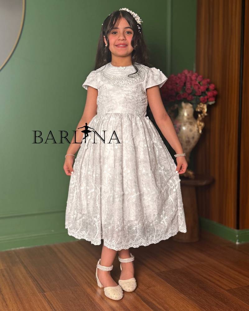 Girls’ dress with a pearl-embellished collar