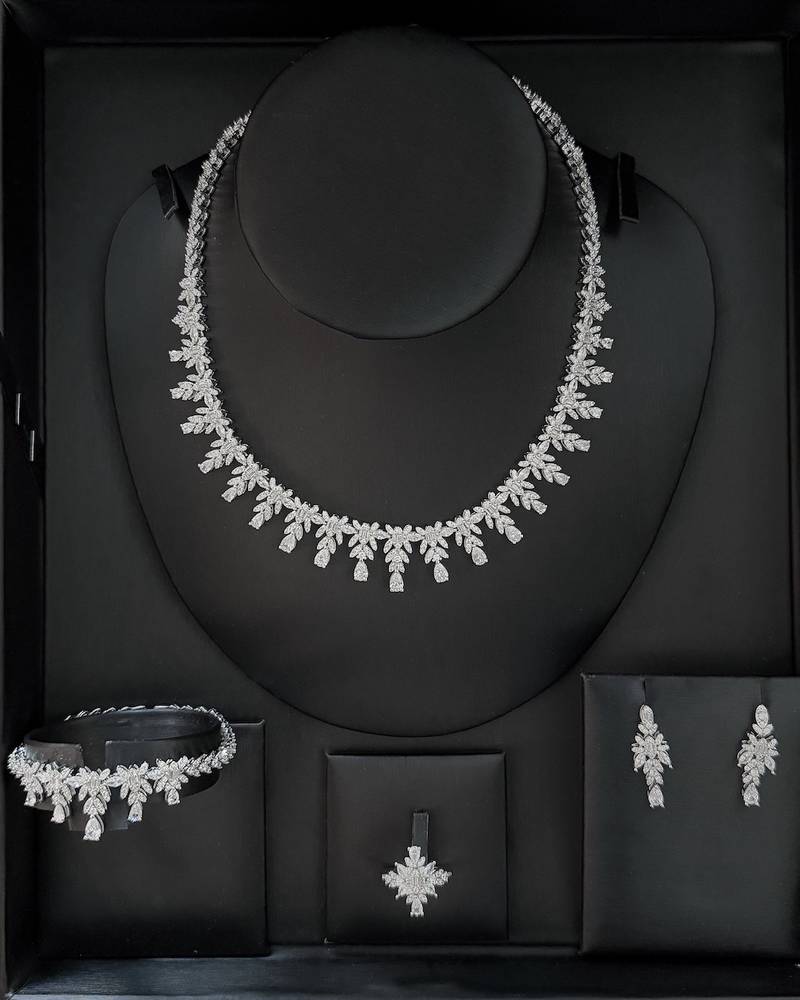 Leaf Design Accessory Set