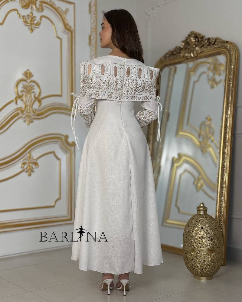 Elegantly designed jalabiya with traditional embroidery