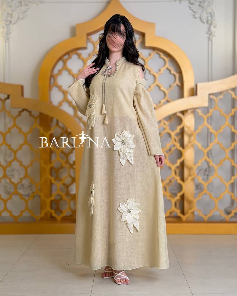 Beige jalabiya decorated with raised flowers