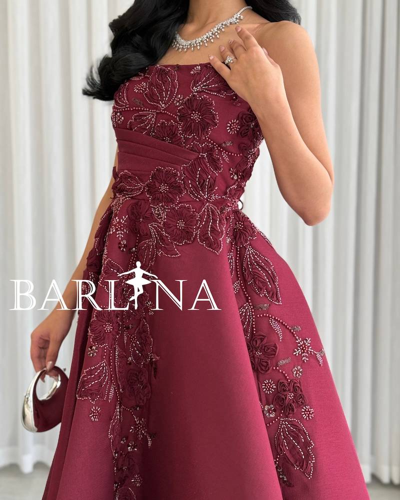 Burgundy midi dress with delicate floral embroidery