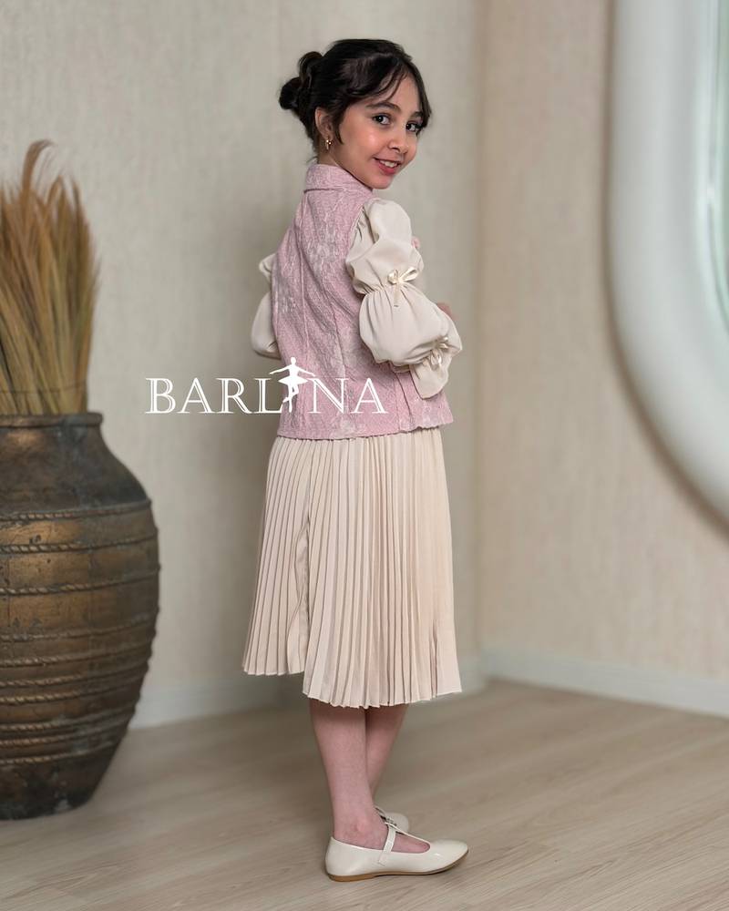 Girls' beige pleated set with a pink vest