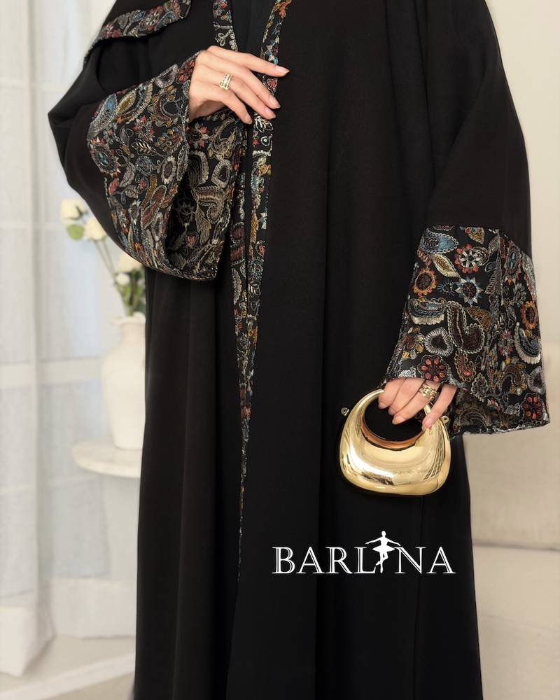 Elegant black abaya with a wide cut
