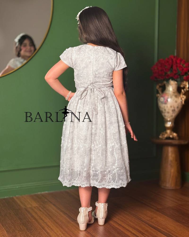 Girls’ dress with a pearl-embellished collar