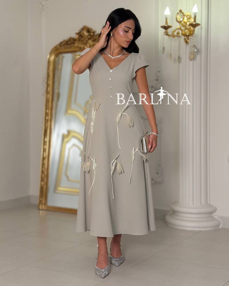 Gray midi dress decorated with rose embroidery